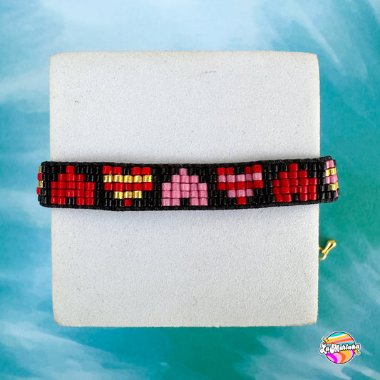 Pulsera tejida Loom enamorados